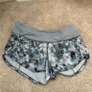 Lululemon 2.5 speed up shorts! Size 2!